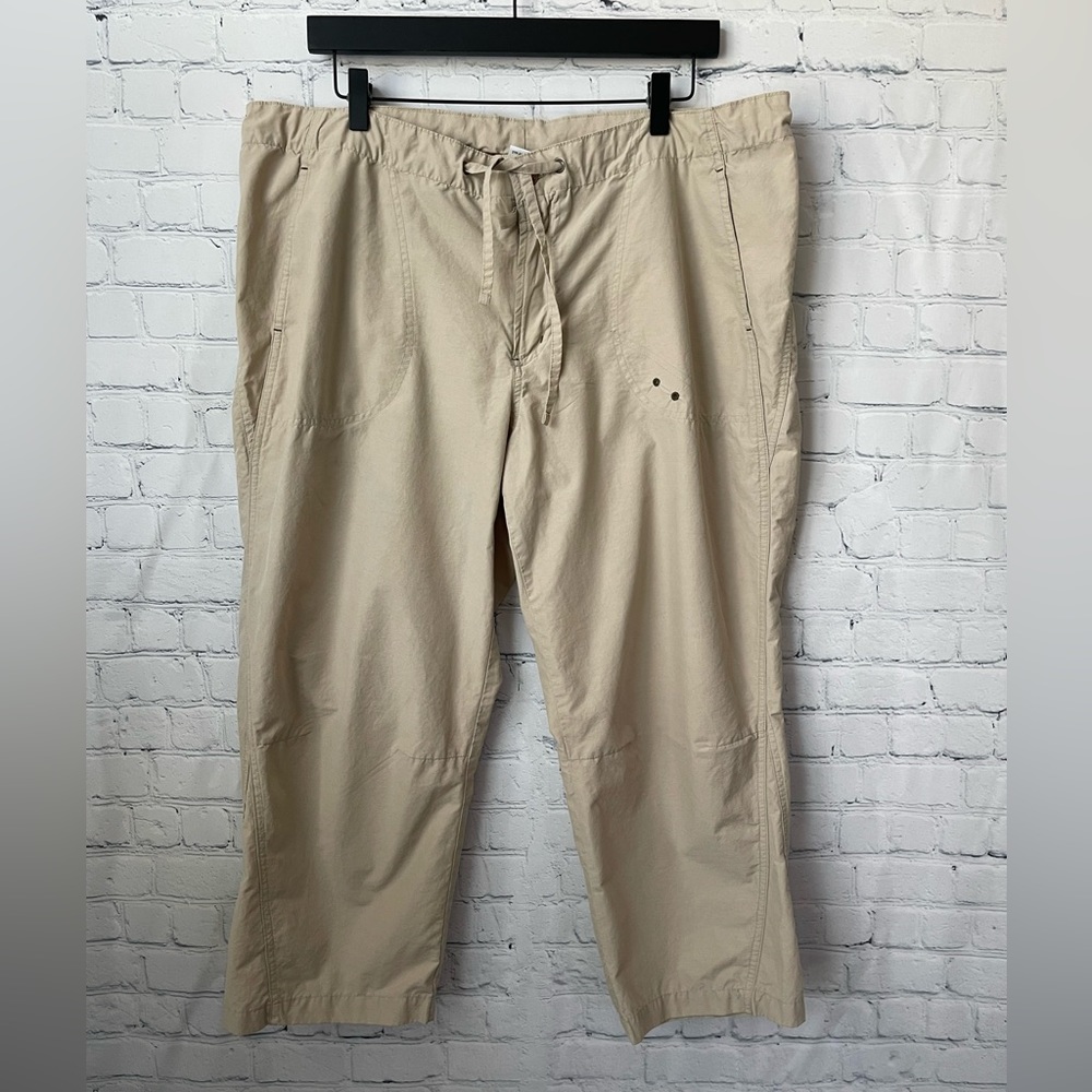 Columbia size XL tan